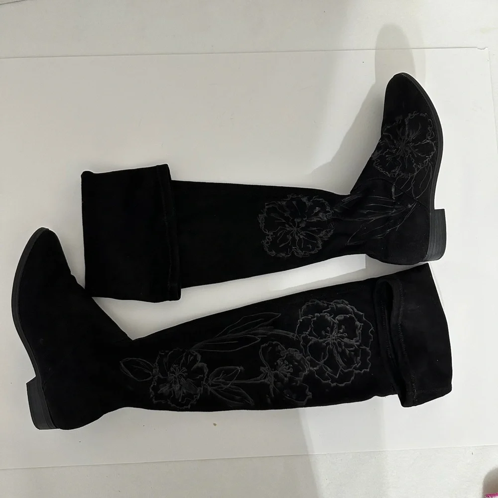 Express Black Floral Embroidered Over-the-Knee Boots Size 7